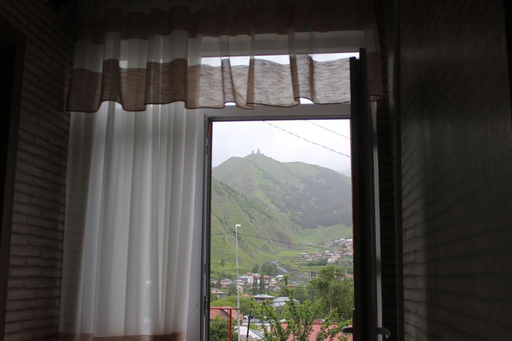 Inga Guest House Казбеги Екстериор снимка